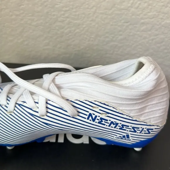 Adidas Nemeziz Soccer Cleats Blue And White Size 11.5