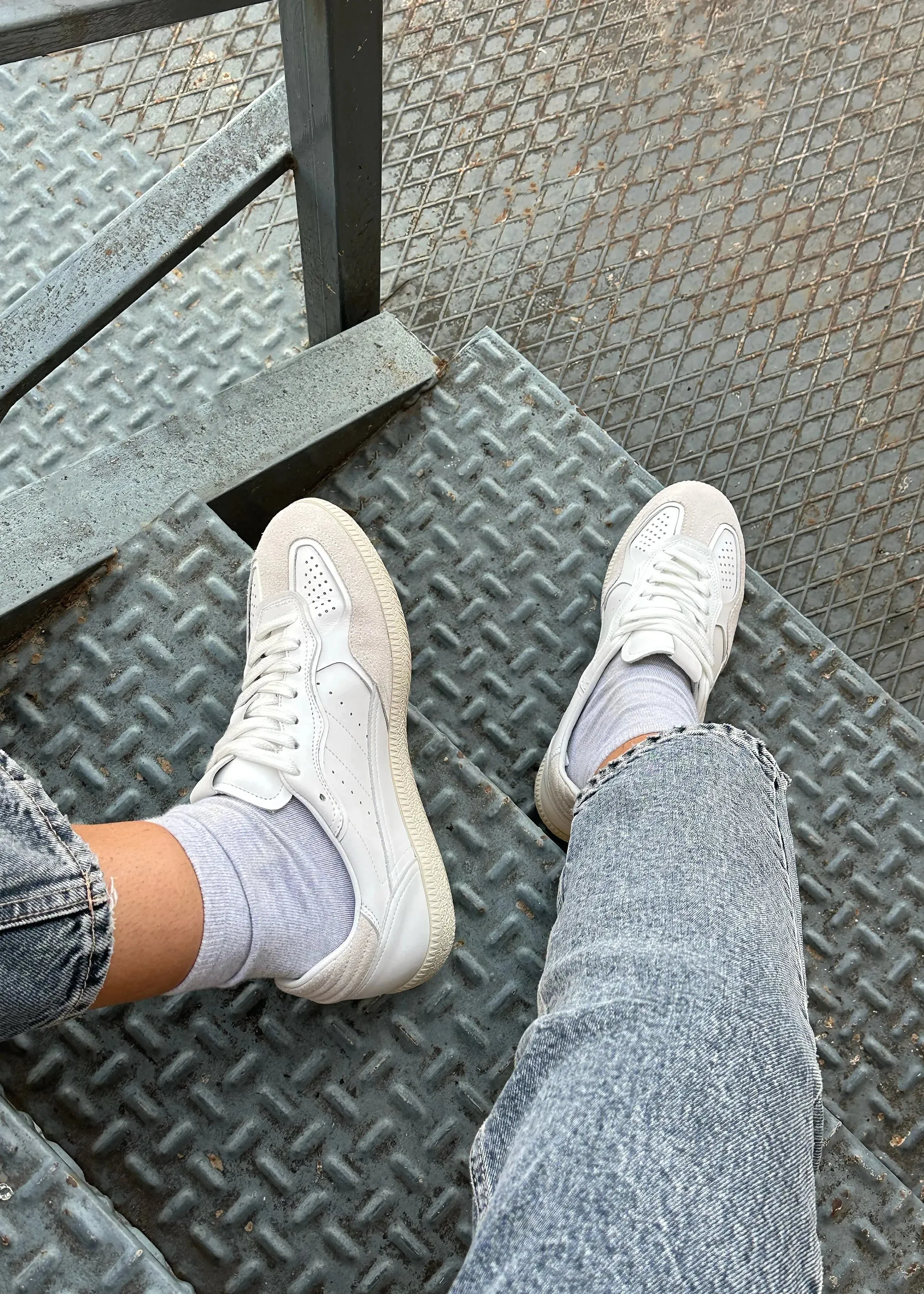Alohas Grey Leather Sneakers