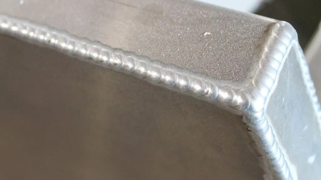 Barca de aluminiu Vizion 440CS
