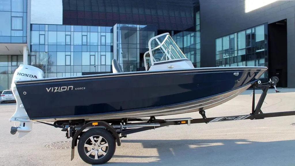 Barca de aluminiu Vizion 440CS