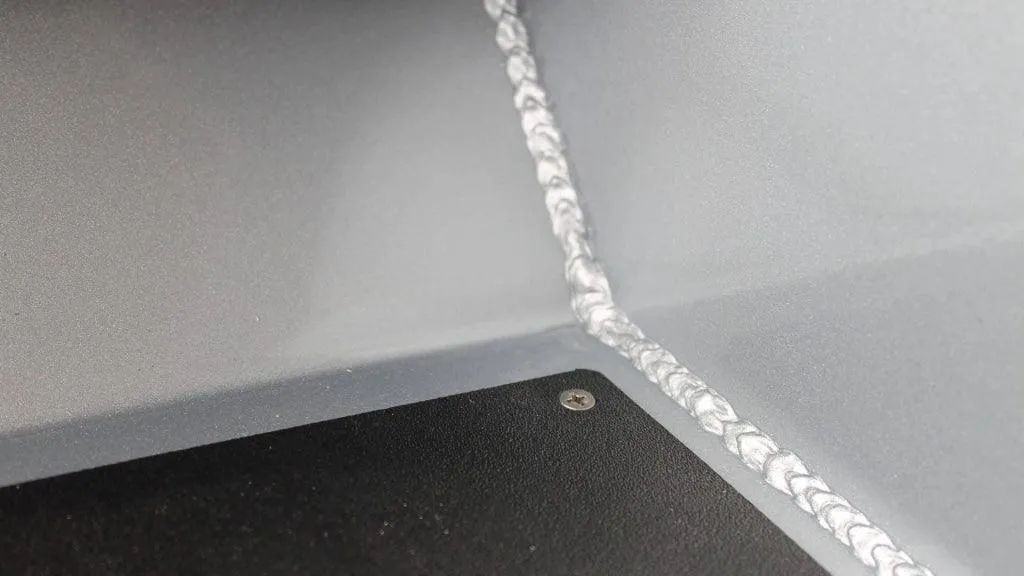 Barca de aluminiu Vizion 440CS
