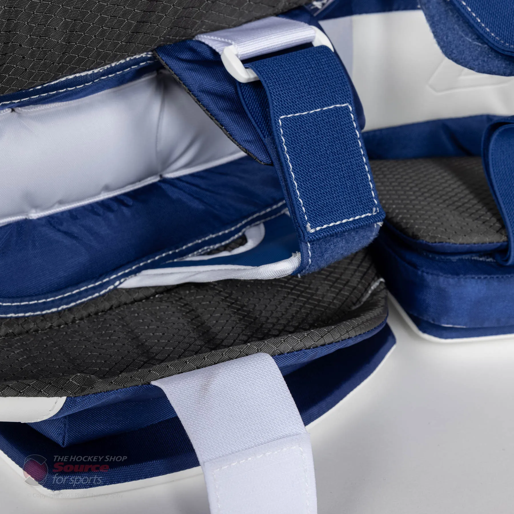 CCM Extreme Flex E5.5 Junior Goalie Leg Pads