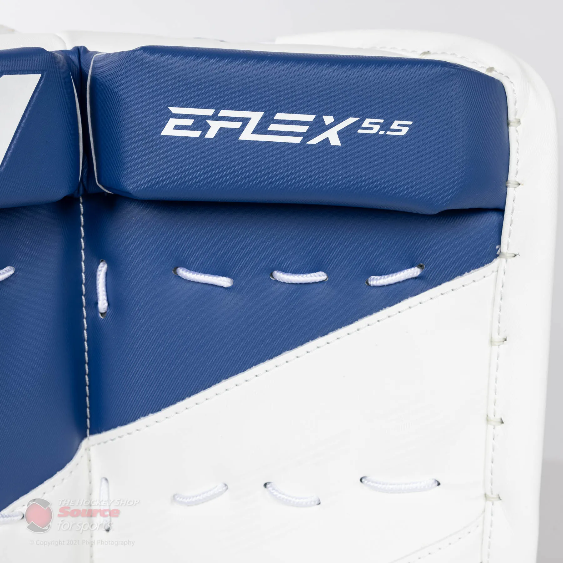 CCM Extreme Flex E5.5 Junior Goalie Leg Pads
