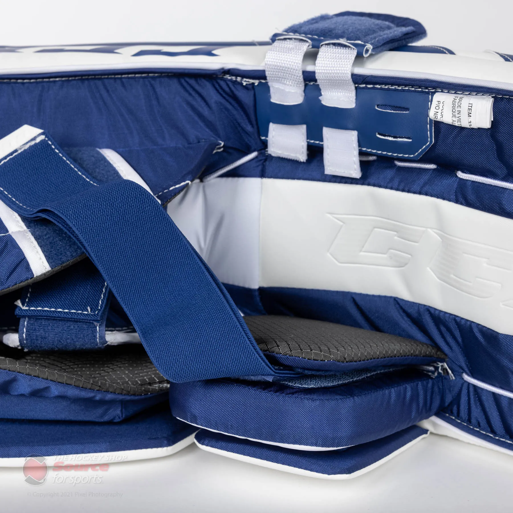 CCM Extreme Flex E5.5 Junior Goalie Leg Pads