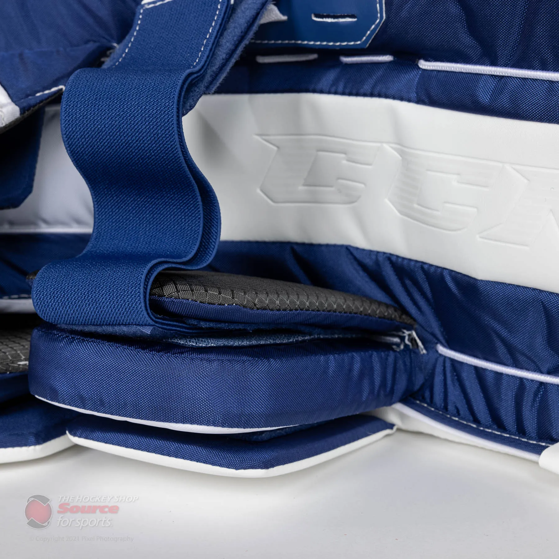 CCM Extreme Flex E5.5 Junior Goalie Leg Pads
