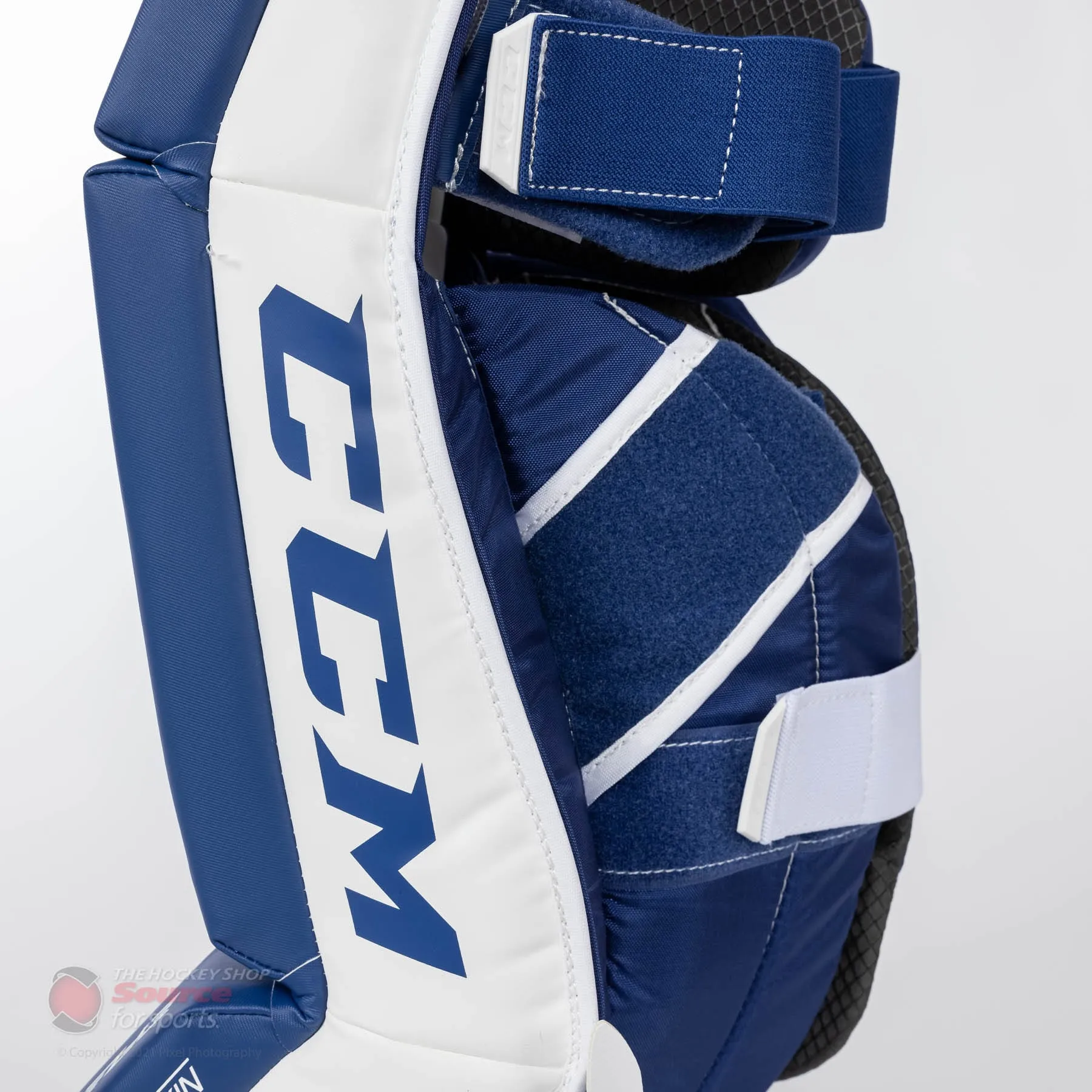 CCM Extreme Flex E5.5 Junior Goalie Leg Pads