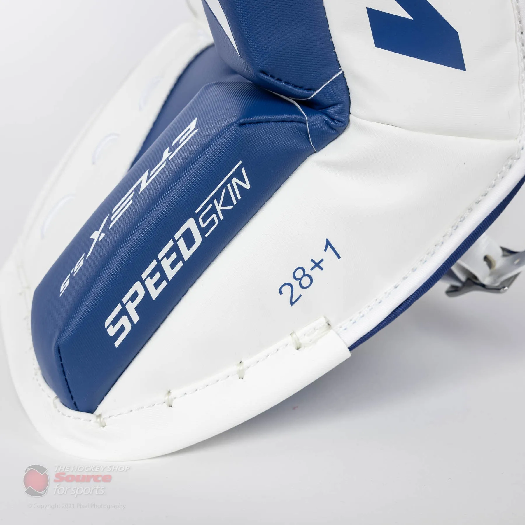 CCM Extreme Flex E5.5 Junior Goalie Leg Pads