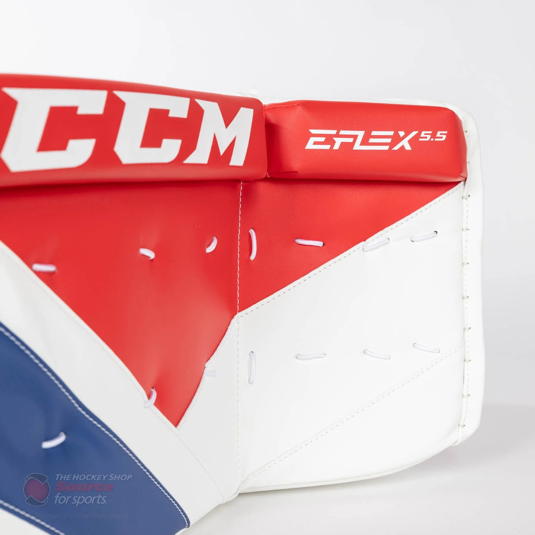 CCM Extreme Flex E5.5 Senior Goalie Leg Pads