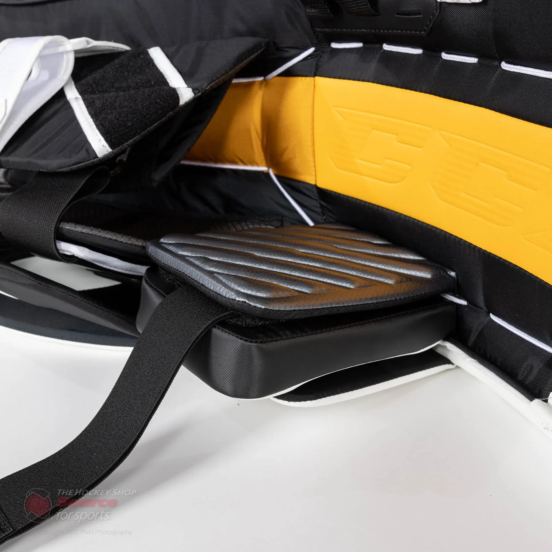 CCM Extreme Flex E5.9 Senior Goalie Leg Pads