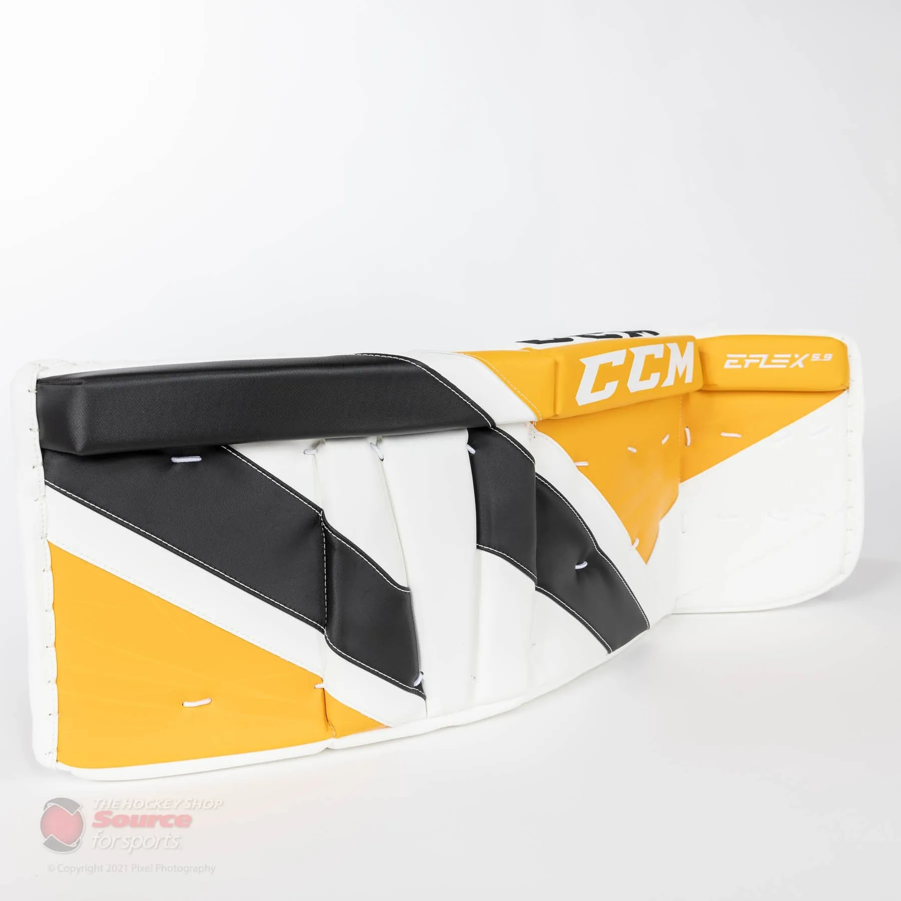 CCM Extreme Flex E5.9 Senior Goalie Leg Pads