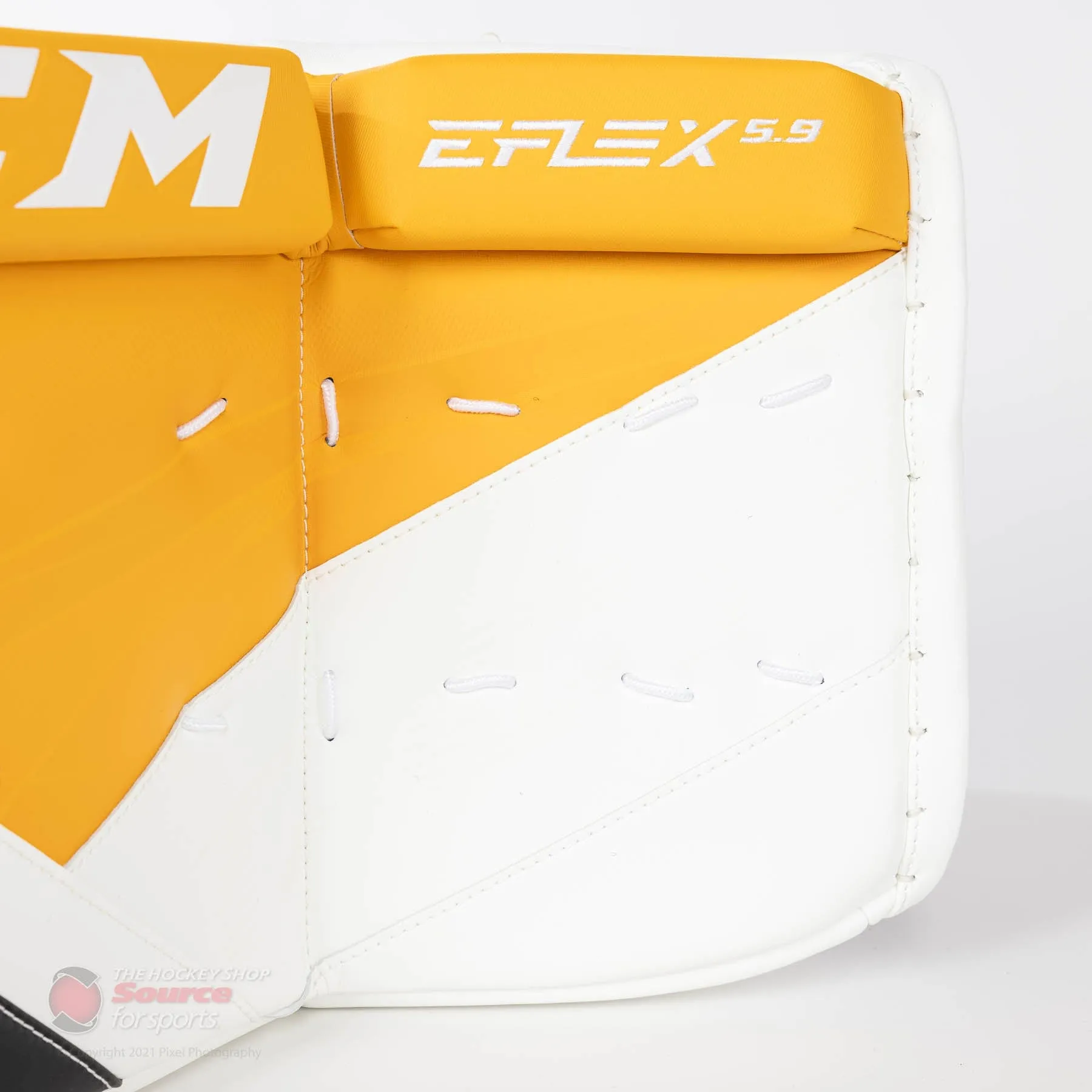CCM Extreme Flex E5.9 Senior Goalie Leg Pads