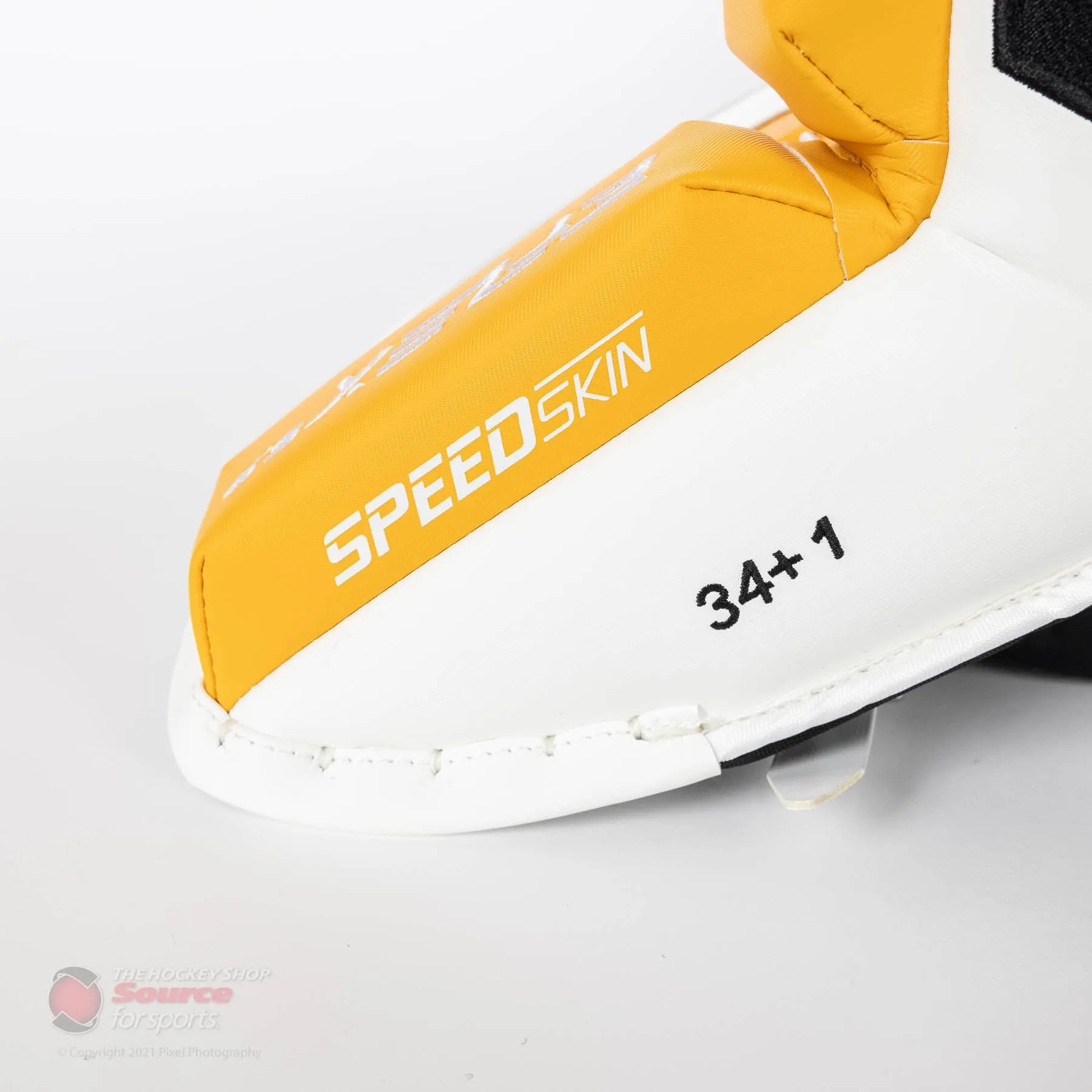 CCM Extreme Flex E5.9 Senior Goalie Leg Pads