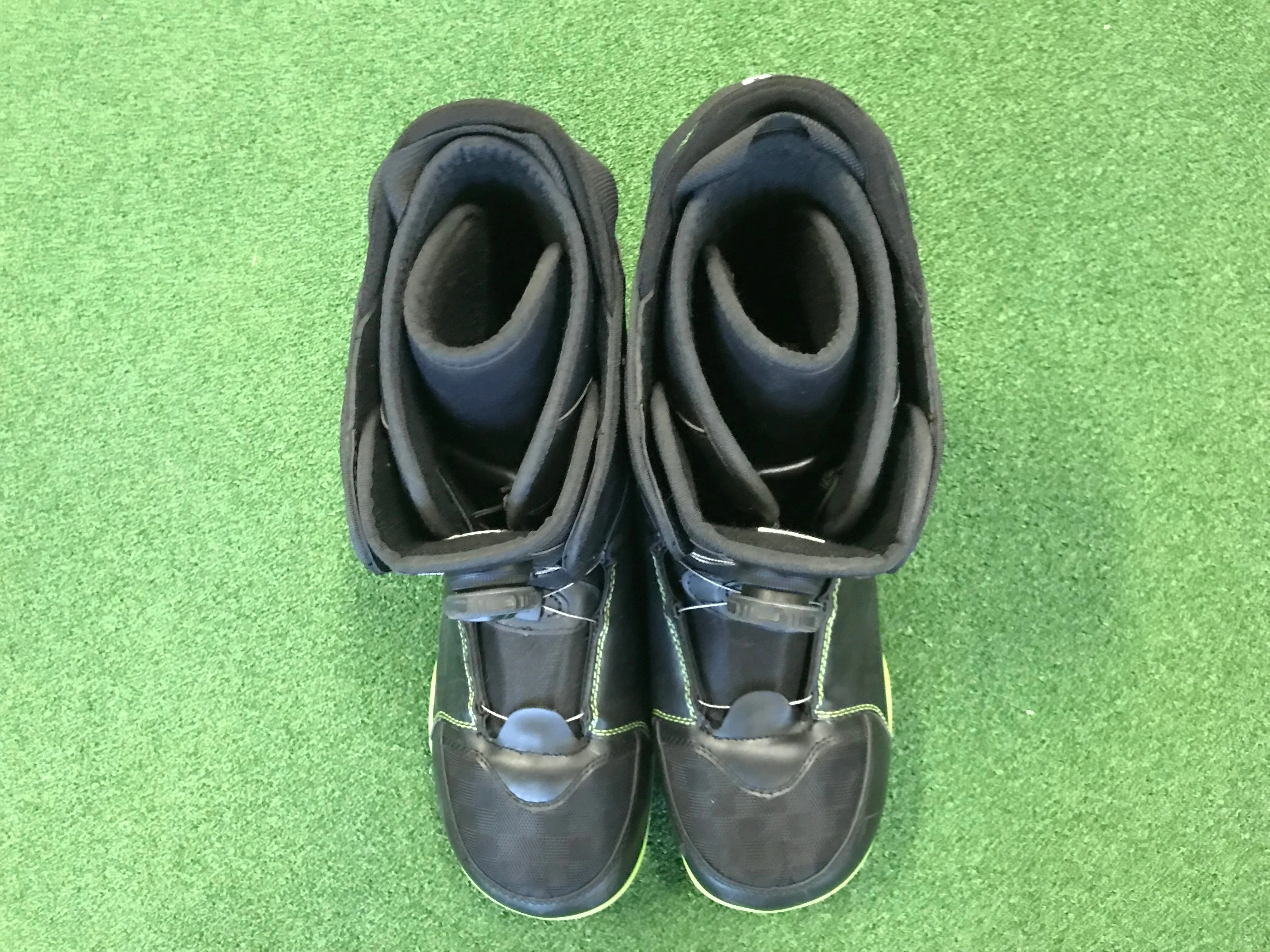 Empire 300 US12 Mens Snowboard Boots *Like New*