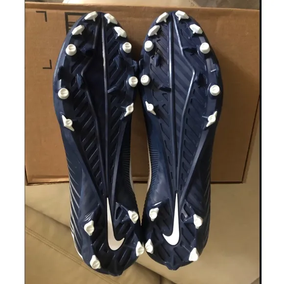 NIKE 847089-114 Cleats