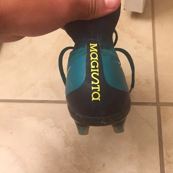 Nike magista orba soccer cleats size 5.5
