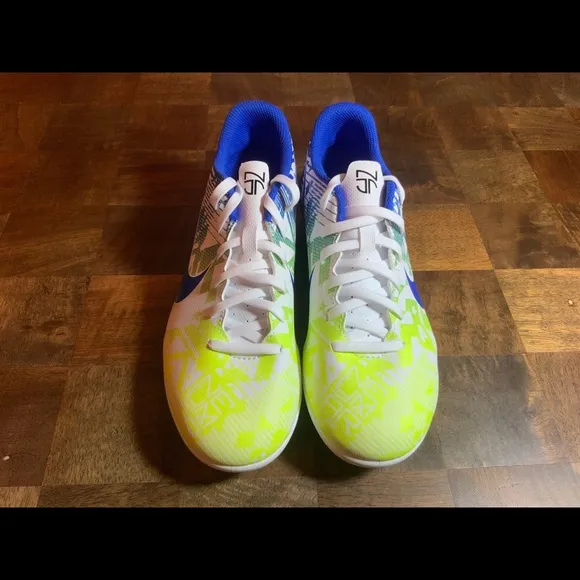 Nike NEYMAR JR Vapor 13 Club Soccer Cleats Boys 6Y