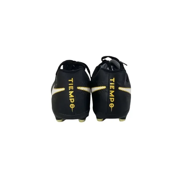 NIKE Tiempo Youth Soccer Sports Cleats Size 5Y 6.5