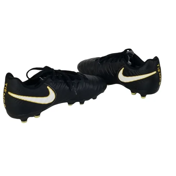 NIKE Tiempo Youth Soccer Sports Cleats Size 5Y 6.5