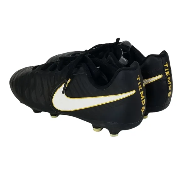 NIKE Tiempo Youth Soccer Sports Cleats Size 5Y 6.5