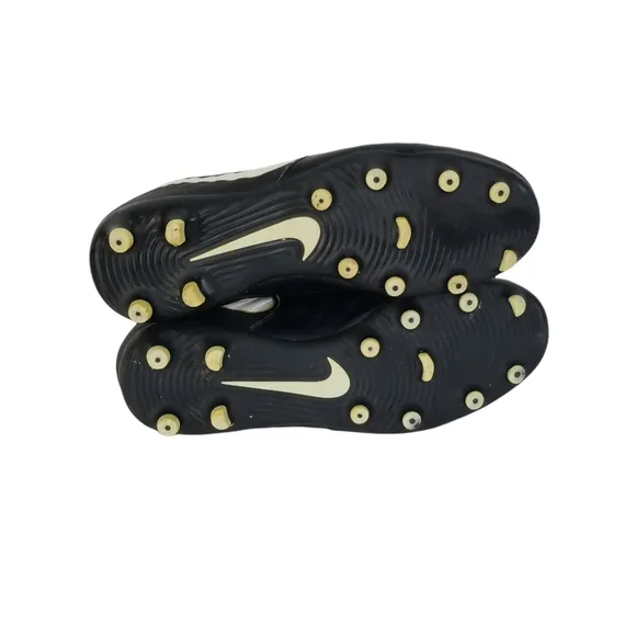 NIKE Tiempo Youth Soccer Sports Cleats Size 5Y 6.5