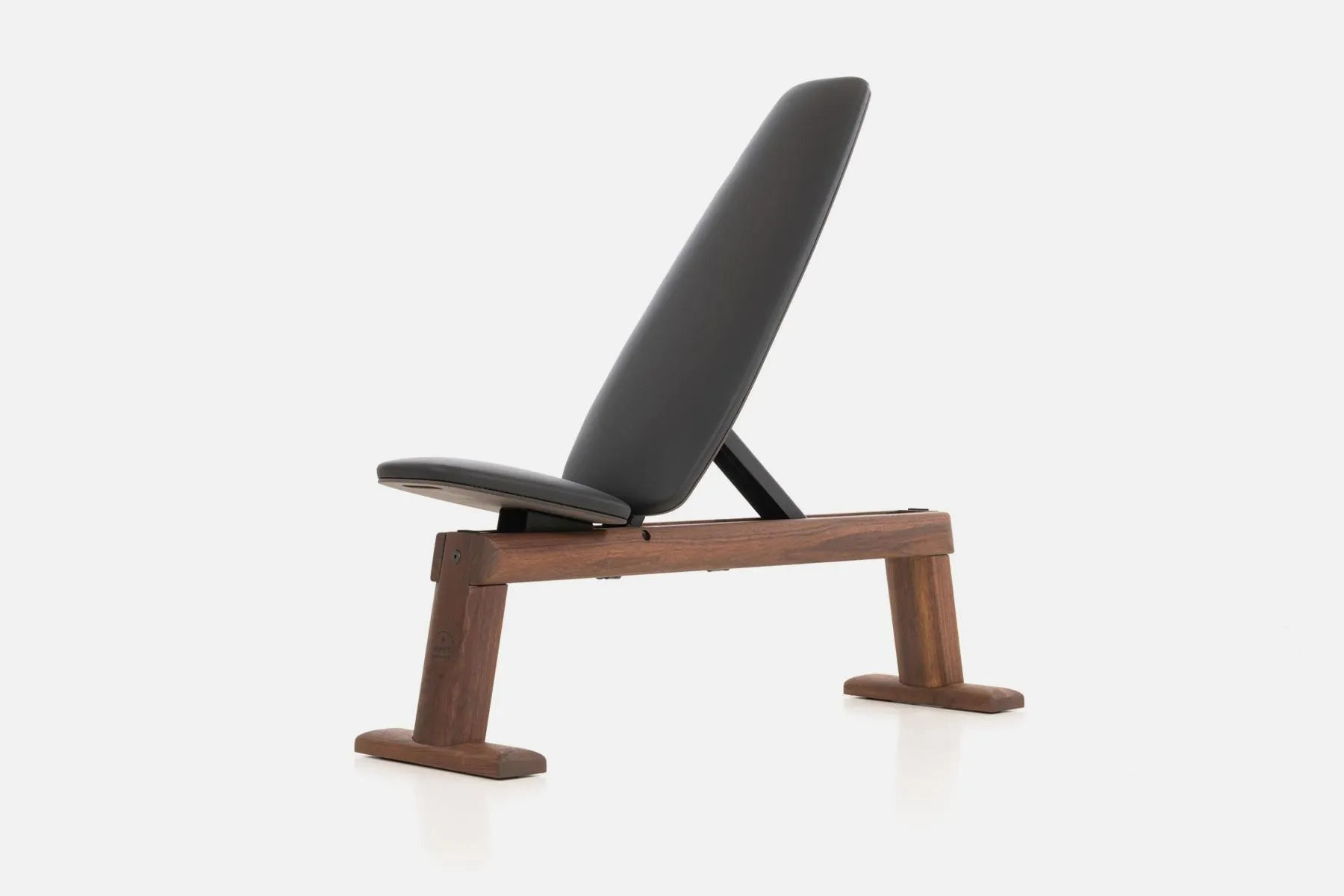 NOHrD Weight Bench - Walnut