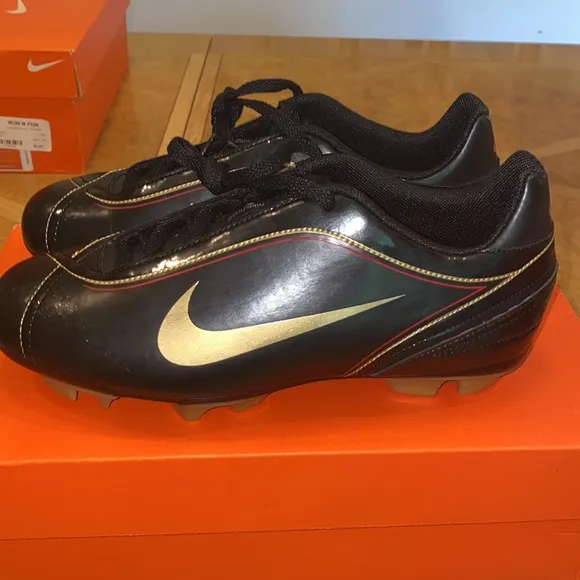 NWB!! Vintage Y2K Nike First2 Team FG Soccer Cleats Size 6