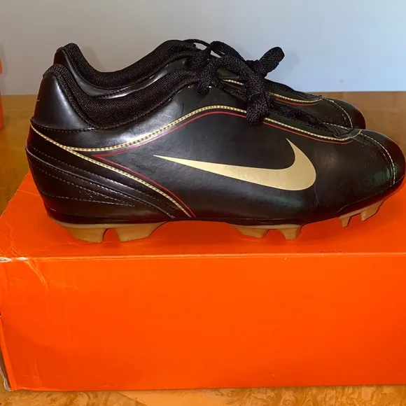 NWB!! Vintage Y2K Nike First2 Team FG Soccer Cleats Size 6