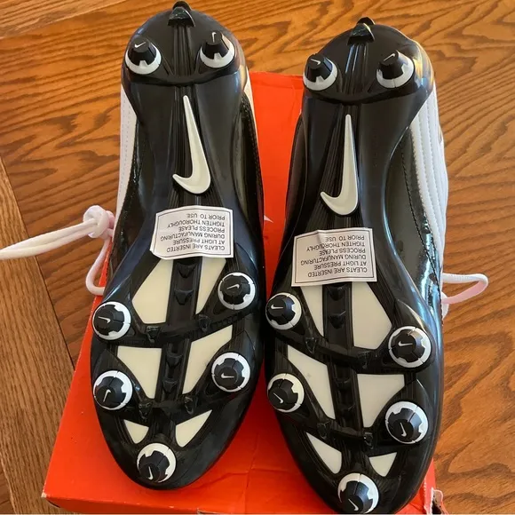 NWT Nike Super Speed D Men’s Football Cleats, Sz 8 (Euro 41)