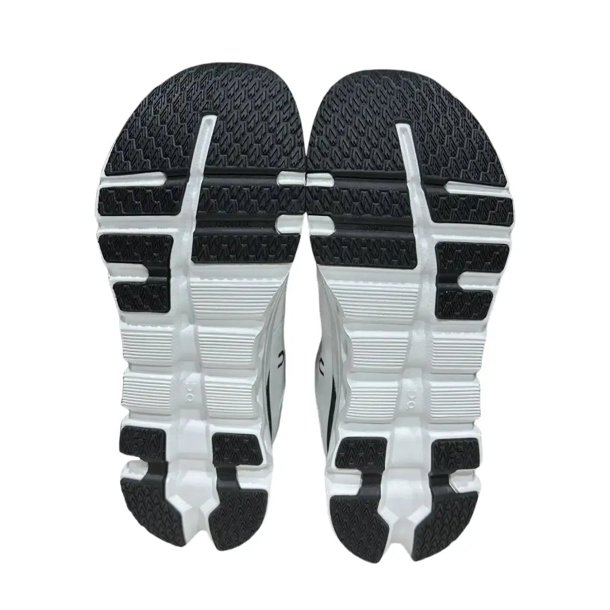 On Cloudrunner   2 Women's White/Black