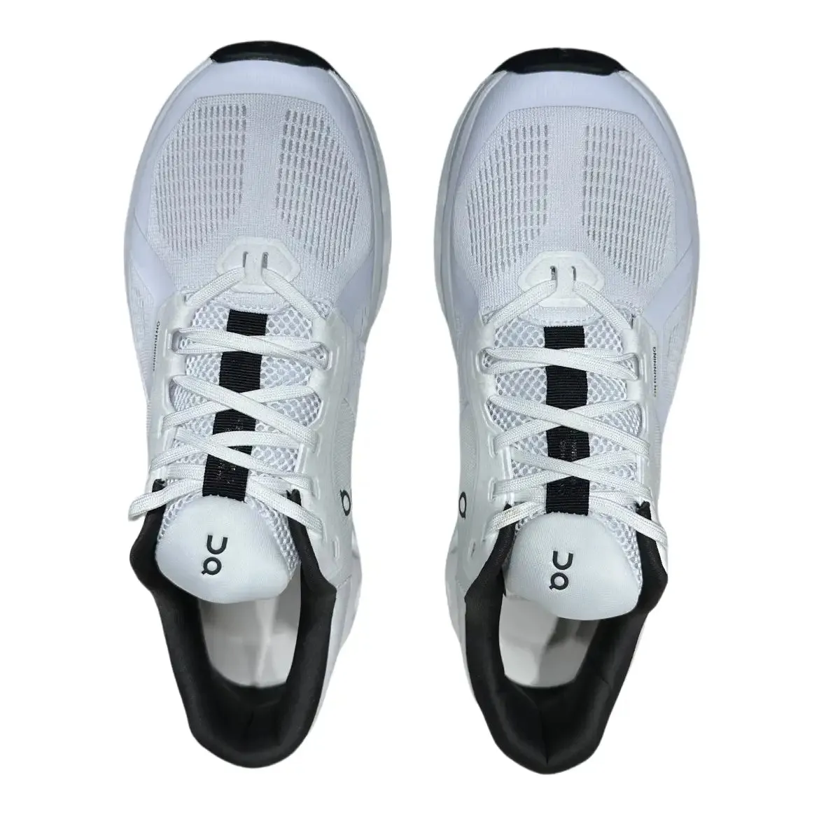 On Cloudrunner   2 Women's White/Black