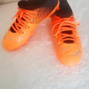 Puma Orange Soccer Cleats. Size 2 Youth