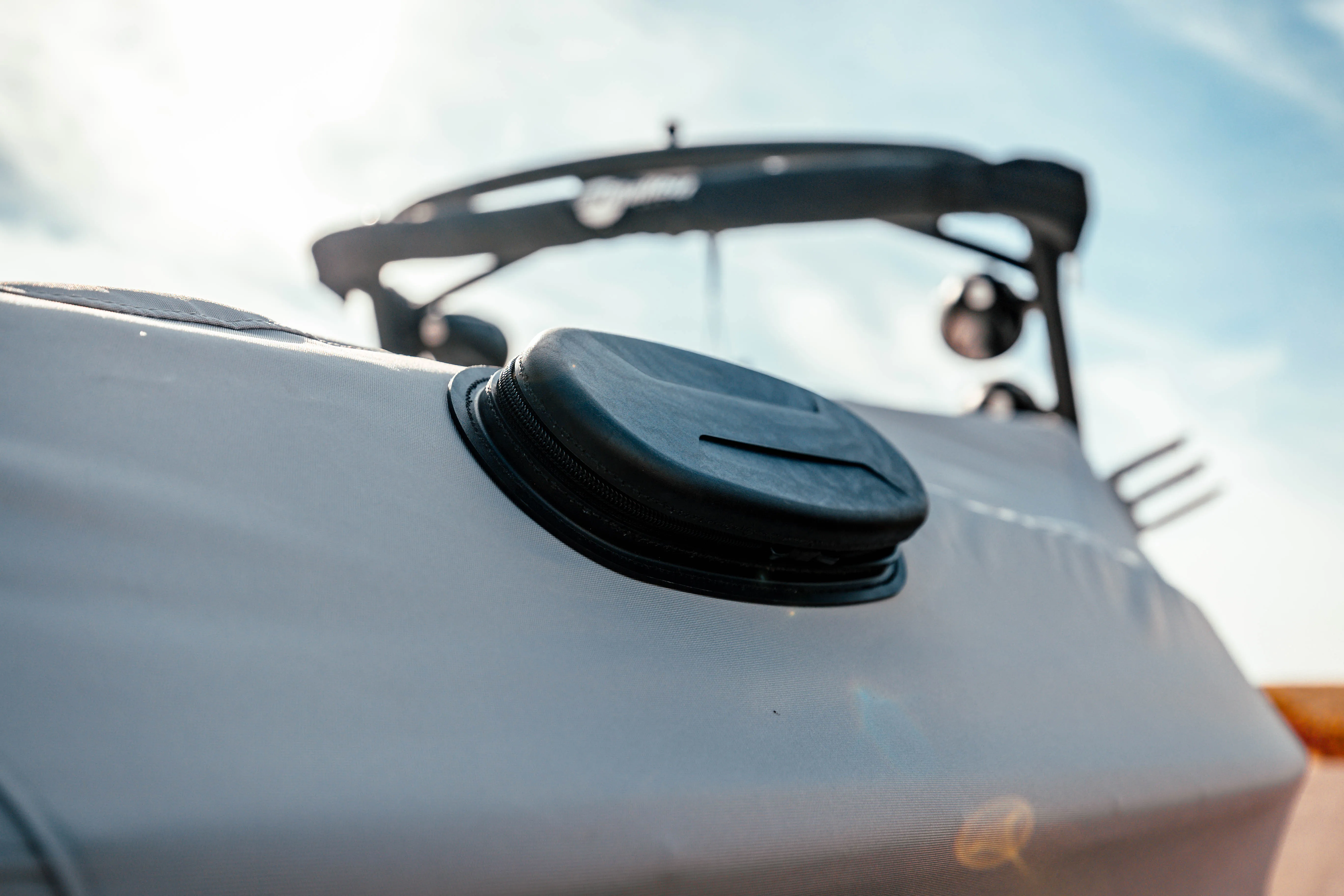 Response Txi Cover - with Tower, Taps 1.1 W/ swim platform