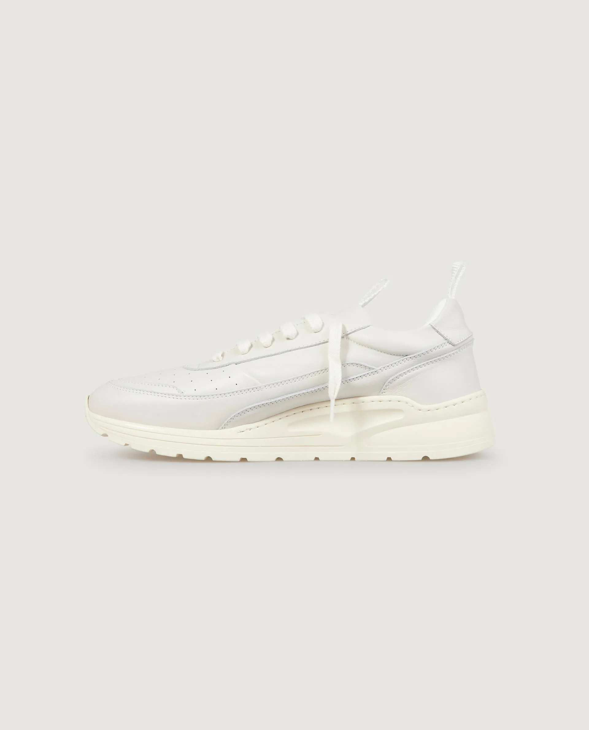 Track 90 Sneaker